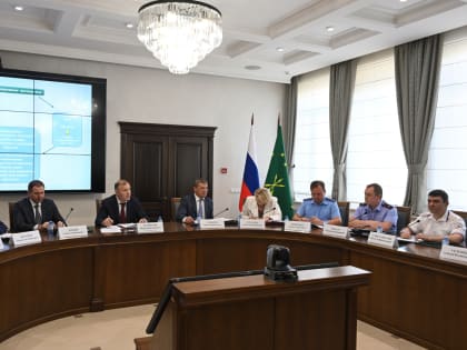 В Адыгее обсудили работу по противодействию коррупции