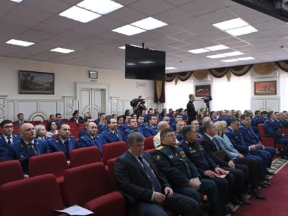 Владимир Нарожный принял участие в торжественном собрании прокуратуры республики