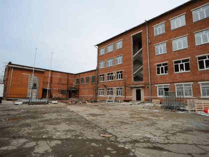 В Адыгее продолжается капитальный ремонт школ