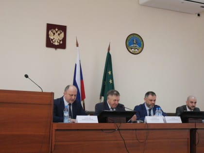 Владимир Нарожный провел выездное совещание по вопросам социальной газификации в Гиагинском районе