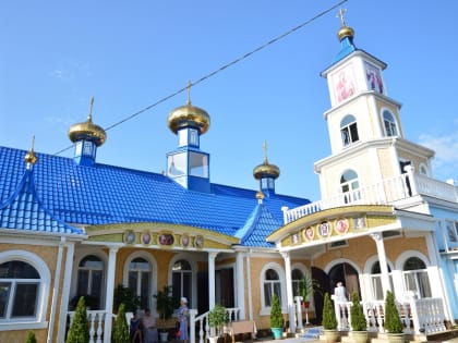 Богослужение в праздник Изнесения Честных Древ Животворящего Креста Господня