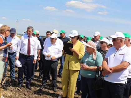 Глава города Азамат Шамсудинович Хачмамук вчера принял участие в выездном республиканском предуборочном семинаре-совещании в Шовгеновском районе.