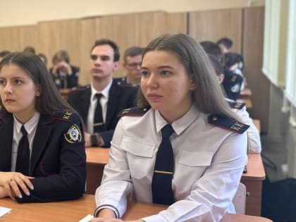 Кадеты Майкопа и Белгорода через телемост рассказали друг другу о героях Великой Отечественной