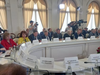 Владимир Нарожный принял участие в Ливадийском форуме