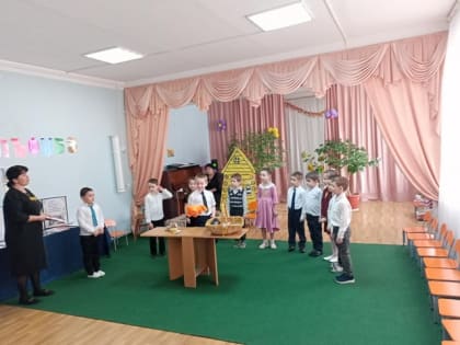 Ныдэлъфыбзэм идэхагъэ, ижъынчыгъэ, икъэбзагъэ рыгушхэхэу кIэлэцIыкIу IыгъыпIэу "Насып-1" щапIурэ кIэлэцIыкIухэу купэу "Еппыр-2" исхэм къэгъэлъэгъон гъэшIэгъонхэ