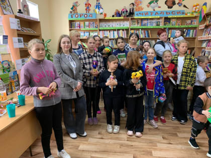 Специалисты по работе с семьей ГБУ РА "Гиагинский КЦСОН" совместно с сотрудниками Дондуковской детской библиотеки, а также при поддержке Дондуковского народного музея про