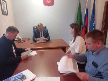 Председатель регионального парламента провел прием граждан в рамках тематической недели