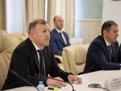 Мурат Кумпилов принял участие в приеме граждан полпредом президента РФ в ЮФО