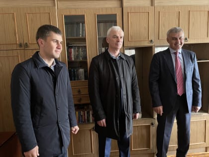 Глава Тахтамукайского района Аскер Савв адресно поздравил ветеранов ВОВ