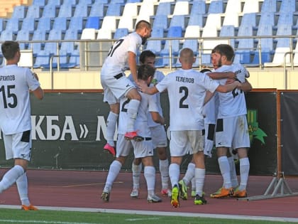 «Дружба» обыграла «Севастополь» и вышла на первое место в турнирной таблице