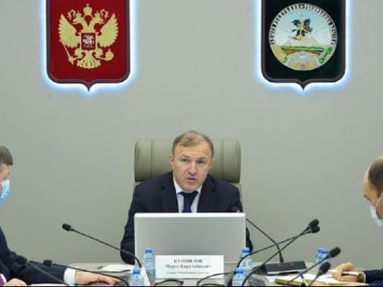 Глава Адыгеи призвал наполнить год созидательными делами