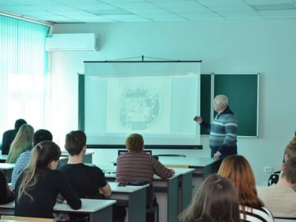 Студентам Политеха МГТУ рассказали об архитектурных памятниках