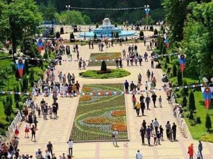 Мэр Майкопа поздравил горожан с Праздником Весны и Труда