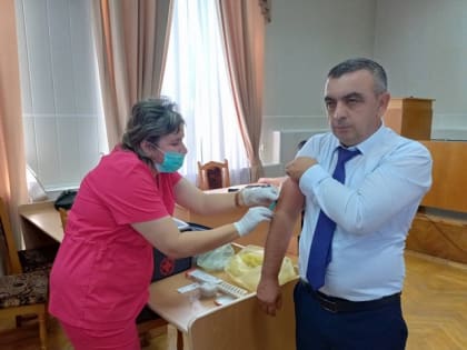 В начале сентября в рамках Национального календаря профилактических прививок Шовгеновская ЦРБ  получила вакцину российского производства для проведения вакцинации против гриппа для