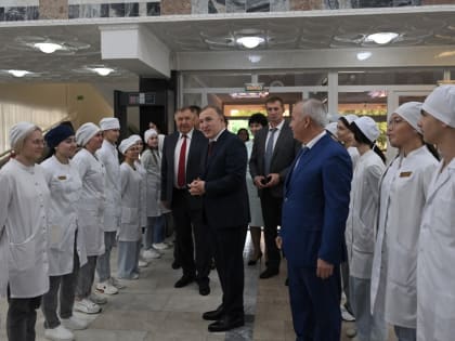 Владимир Нарожный принял участие в торжественном собрании, посвященном Дню медицинского работника