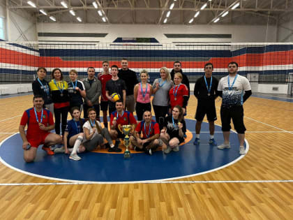 5 января в физкультурно-оздоровительном комплексе им. А. Галстяна станицы Гиагинской прошли ежегодные районные соревнования по волейболу