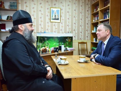 Архиепископ Тихон поблагодарил полицейских за раскрытие кражи из храма