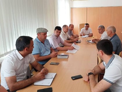 Глава района Рашид Аутлев провёл рабочее совещание с руководителями служб и ведомств муниципалитета