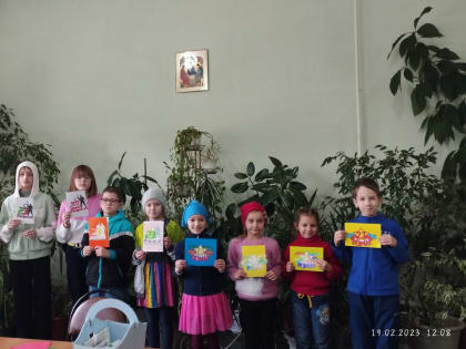 В Воскресной школе Никольского храма Майкопа подготовили подарки для военнослужащих к 23 февраля