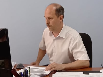 Замглавы Минобрнауки РА ответил на вопросы жителей региона в эфире ЦУР