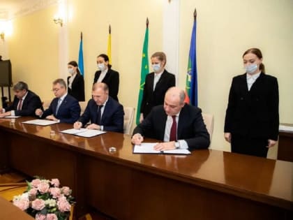 Главы Адыгеи, КЧР, КБР и Ставрополья подписали соглашение о сотрудничестве