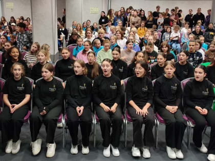 Ансамбль «12 кадров» из Майкопа стал участником Всероссийского сводного «Хора Первых»