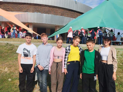 Команда из МБОУ СОШ № 7   в  составе  шести человек под руководством учителя физической культуры О. С.  Пичуговой  отправилась на «Президентские состязания» в ВДЦ «Орленок».