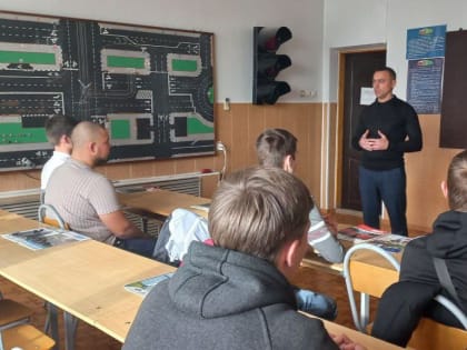 В ДОСААФ Гиагинского района прошёл День открытых дверей.