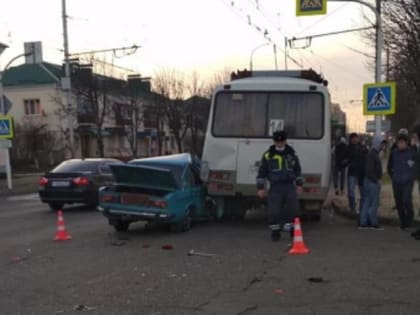 В Майкопе ДТП с участием рейсового автобуса обошлось без пострадавших
