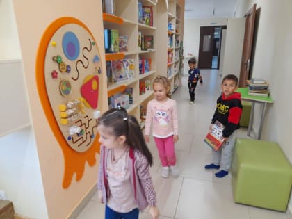 Настоящим праздником книги стала экскурсия в детскую модельную библиотеку для воспитанников детсада №6 «Нэбзый».