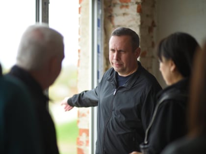 Геннадий Митрофанов проверил ход капремонта в городских школах