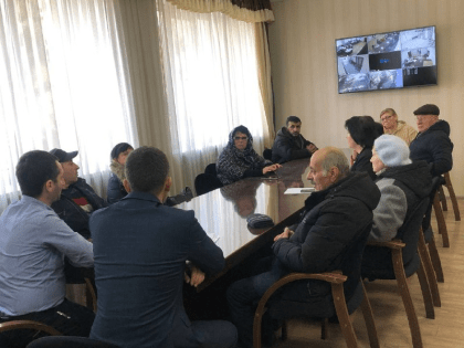 Совещание по правилам выпаса скота вблизи железной дороги