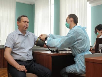В Майкопе провели массовую вакцинацию сотрудников столичной мэрии