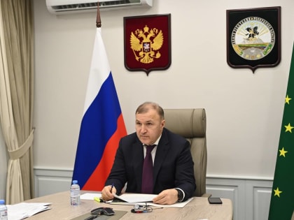 Глава Адыгеи принял участие в приеме граждан, который провел Полпред Президента РФ в ЮФО