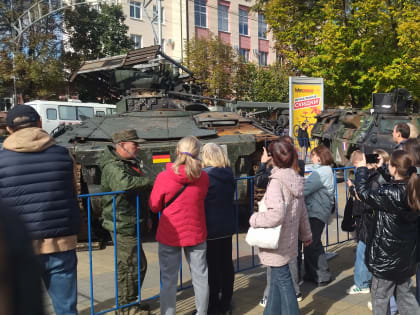 Выставка трофейной техники в Майкопе