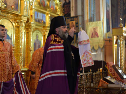 Богослужение в Неделю шестую по Пасхе