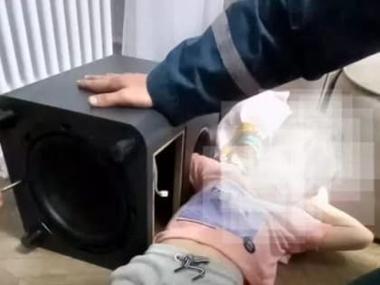 Спасатели Новороссийска помогли ребенку, застрявшему в музыкальной колонке