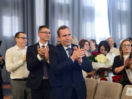 В Майкопе в канун Дня учителя чествовали работников образовательных учреждений