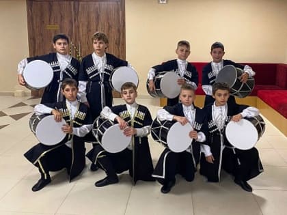 Под ритмы барабанов