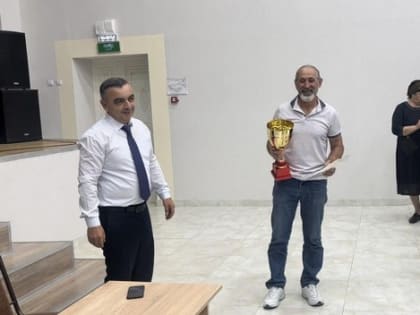 КУБОК И ПРЕМИЯ КОЛЛЕКТИВУ РМЦНК ЗА ДОСТОЙНУЮ ПРЕЗЕНТАЦИЮ ПОДВОРЬЯ