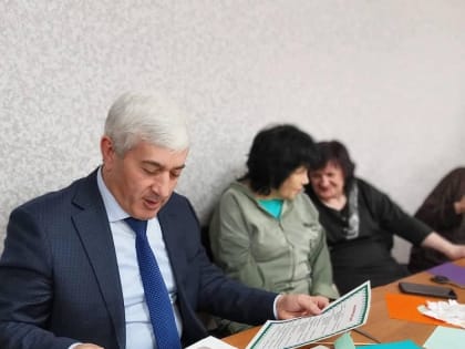 В рамках рабочего визита в Адыгейск министр труда и социального развития Республики Адыгея Джанбеч Мирза посетил вчера открытое недавно отделение дневного пребывания граждан пожило