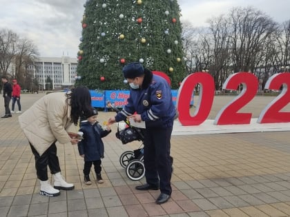 Госавтоинспекторы Адыгеи провели акцию в центре Майкопа