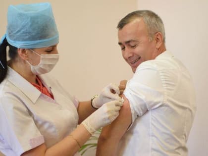 Мурат Кумпилов поздравил с профессиональным праздником работников здравоохранения