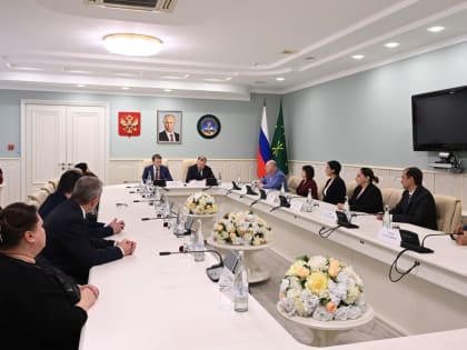 Глава Минздрава России вручил ведомственные награды ведущим медикам Адыгеи