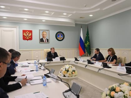 Глава Адыгеи провел рабочую встречу с Председателем Юго-Западного банка Сбербанка