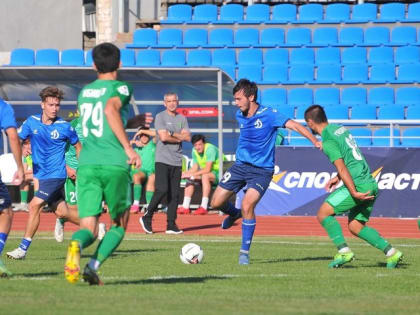 Майкопская «Дружба» не смогла обыграть аутсайдера первенства в Ставрополе