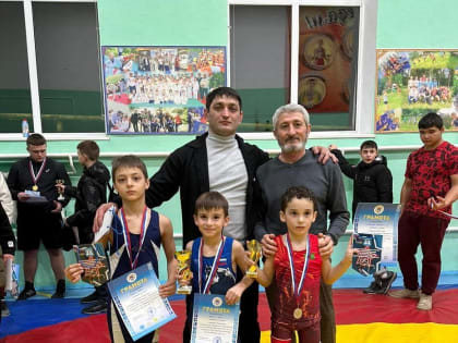 В городе Горячий ключ 25 февраля прошло Открытое первенство по вольной борьбе среди юношей.