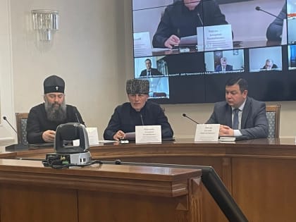 Тембот Шовгенов принял участие в заседании совета при Главе РА по межнациональным отношениям