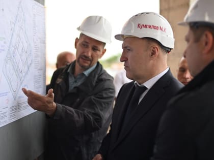 Глава Адыгеи проинспектировал ход строительства новых школ