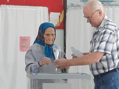 101-летняя жительница Энема пришла на избирательный участок